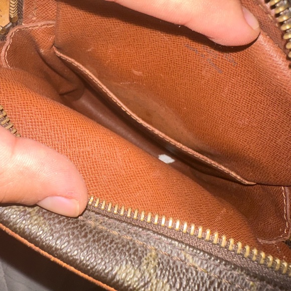 AUTHENTIC VINTAGE LOUIS VUITTON CROSSBODY - Picture 2 of 12